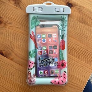 Waterproof phone bag